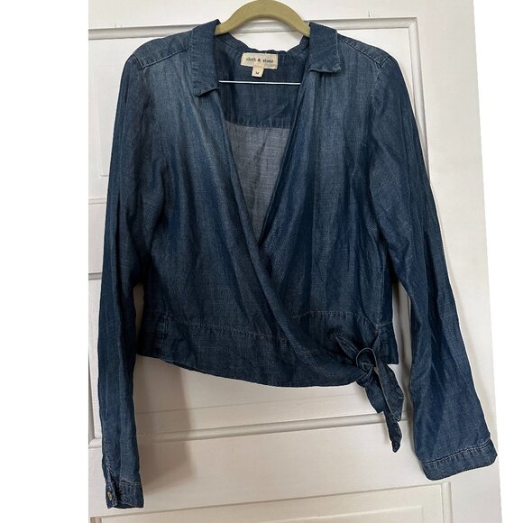 Cloth & Stone Chambray Wrap Front Top Medium - Picture 3 of 5